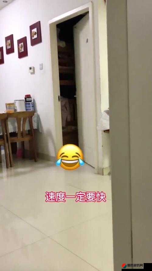 --用力顶开姐姐家的门--